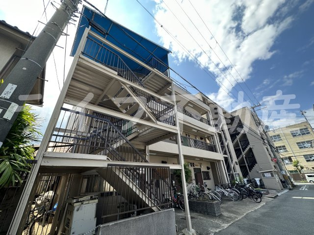 HY宝持マンションの外観