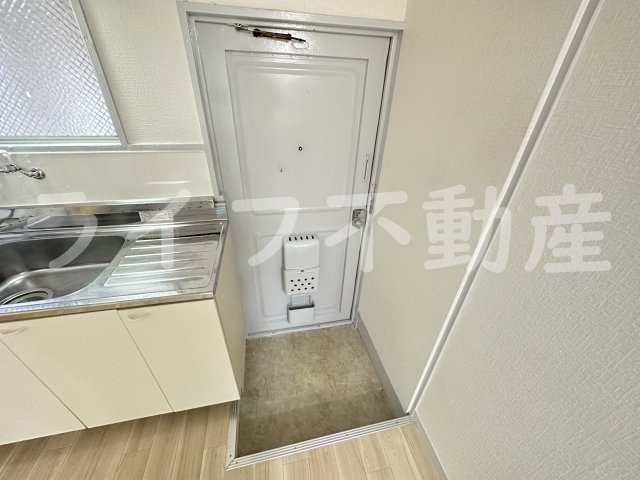 HY宝持マンションの玄関