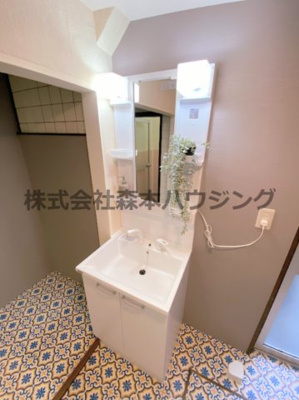 【独立洗面台】 | 　寝屋川市点野4丁目8テラスハウス | 独立洗面台あり、毎朝おしゃれに忙しい女性の方におすすめです