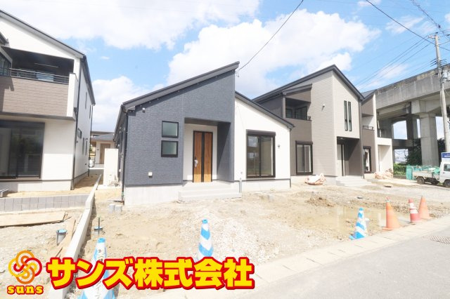 郡山市富久山町久保田字岡ノ城　　　３号棟　　　行健小学校、行健中学区の外観|南西側から見た外観♪