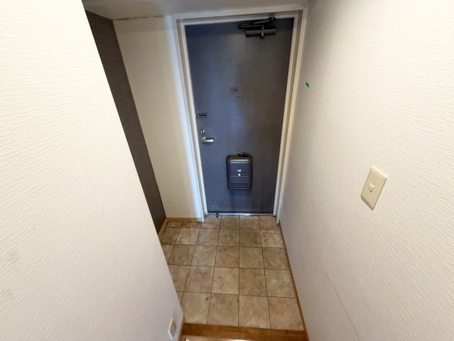 プレステージ上山手の玄関