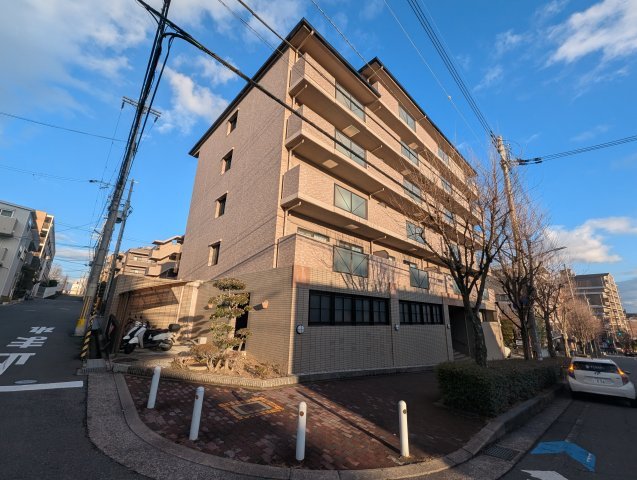 プレステージ上山手の外観