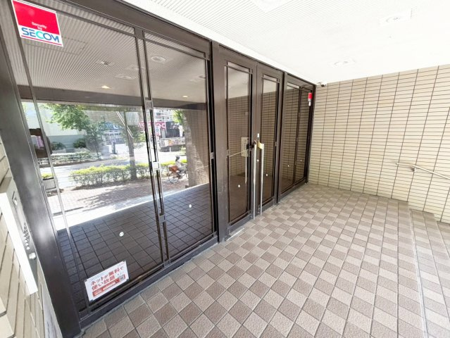 プレステージ上山手のエントランス