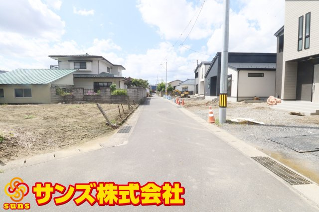 郡山市富久山町久保田字岡ノ城　　　4号棟　　　行健小学校、行健中学区の外観|南側前面道路