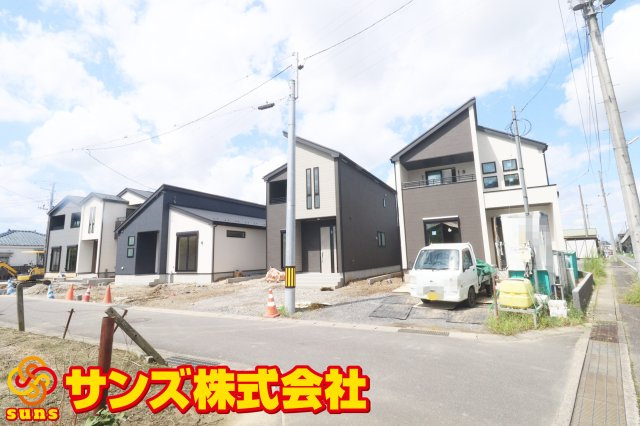 郡山市富久山町久保田字岡ノ城　　　5号棟　　　行健小学校、行健中学区の外観|南東側から見た区画全体♪