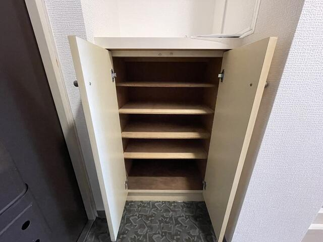 ヴェルアージュ座間の収納|別部屋の写真です。