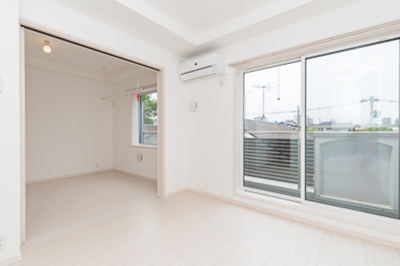 【居間・リビング】 | ＡＩＦＬＡＴ　ＭＥＪＩＲＯ | ※写真は同タイプ住戸です。