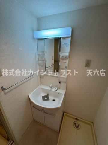 クリアポート福本の洗面所|広い洗面スペース