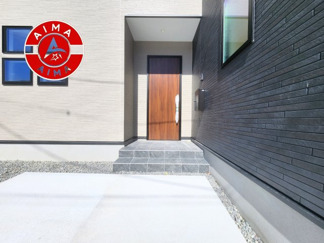 三養基郡上峰町大字坊所第10-1棟（6号棟）の外観：施工例|おでかけの時も帰った時も、「我が家」を最初に感じでもらえる素敵な空間に。
