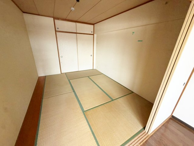 シャトレ千里の和室