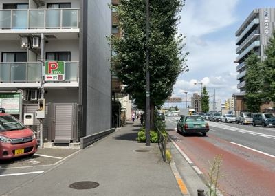 【外観】 | ＭＡＸＩＶ八王子ＤＵＥ | 外観はマンション管理がされているかの目安になります。築年数が古いと、壁面は劣化してひび割れが生じることも！建物が古びていても細かいところが修繕されていると、きちんと管理されているなぁと感じるでしょう。