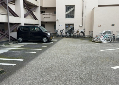 【駐輪場】 | 光ハイム | マンションの駐輪場は、事前に空きがあるか確認を取ると安心です。せっかく入居したのに駐輪スペースがない！なんてことになったら大変ですよね。そこで、内見時や購入前にはまず事前に確認しておくと良いでしょう。