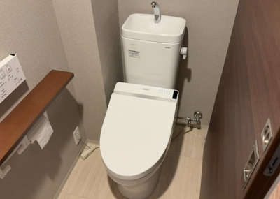 【トイレ】 | ダイヤモンドライフ森の里ヒルズ | トイレは大きさや形、機能、抗菌性などが異なる多種多彩なタイプが各メーカーから出ています。それぞれに良さがあるため、事前にどういったタイプのトイレがいいのかをご家庭内で決めて、内見に行くといいでしょう。