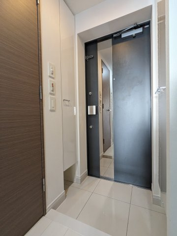 プレミアムキューブ三宿の玄関|ゆったりとした玄関です
