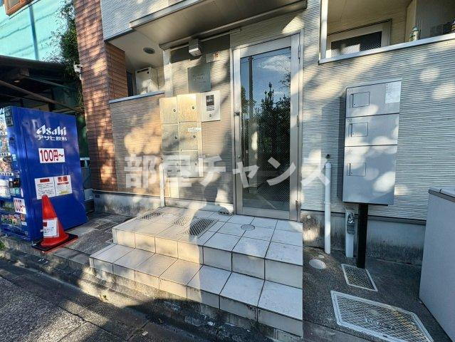ハーモニーテラス新栄のエントランス