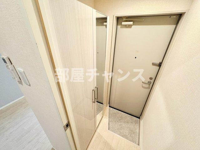 ハーモニーテラス新栄の玄関