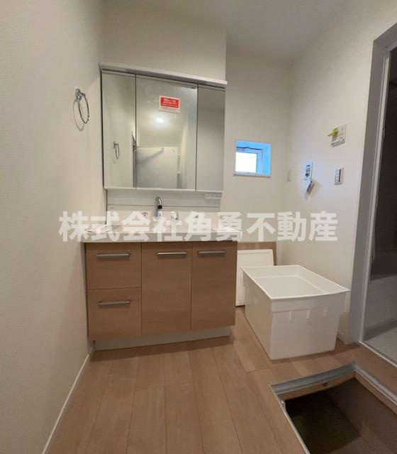 秦野市第3渋沢　新築一戸建て　1号棟の内観：施工例|《施工例》洗面化粧台