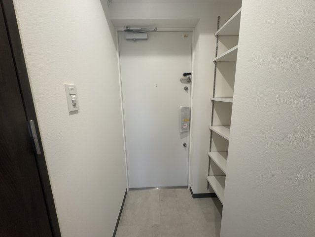 ALUNA江坂の玄関