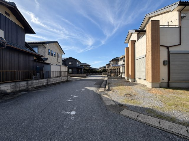 東近江市五個荘北町屋町の前面道路含む現地写真
