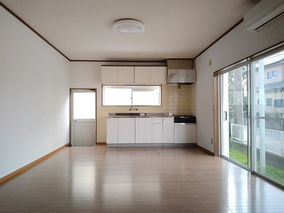 【居間・リビング】 | 九十九里町片貝　中古戸建 | 居間です