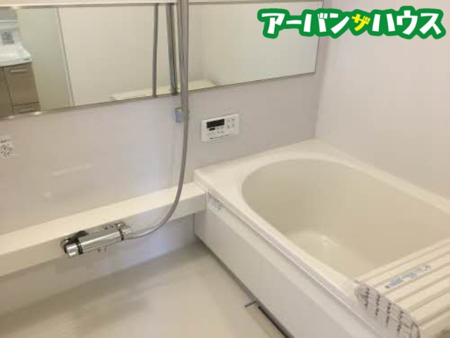 ヴィラ・ノーブル庭瀬の浴室