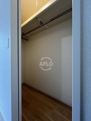 セレニテ難波ミラク参番館の収納|セレニテ難波ミラク参番館　ウォークインクローゼット