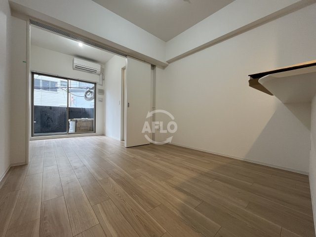 セレニテ難波ミラク参番館の居間・リビング|セレニテ難波ミラク参番館　洋室