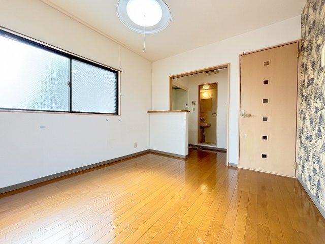 サンキャッスル十三の洋室