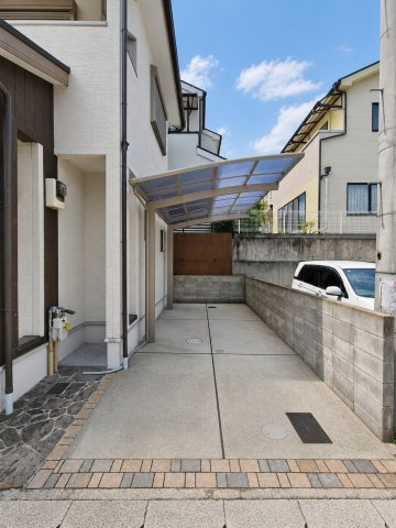京都市西京区松室扇田町戸建の駐車場