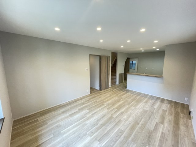 京都府京都市西京区御陵峰ケ堂町3丁目32-7の居間・リビング