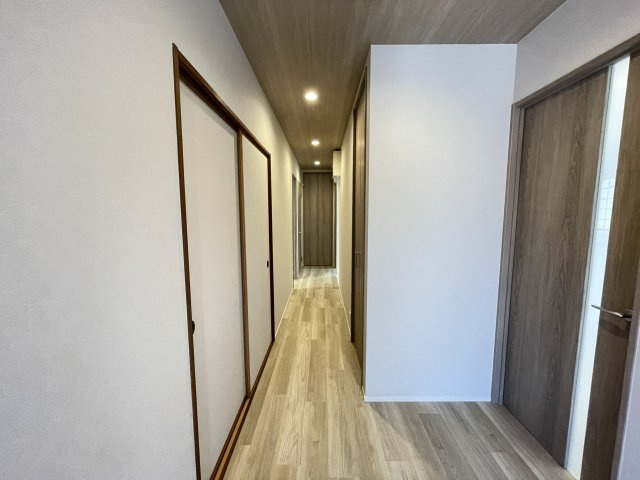 京都府京都市西京区御陵峰ケ堂町3丁目32-7の玄関