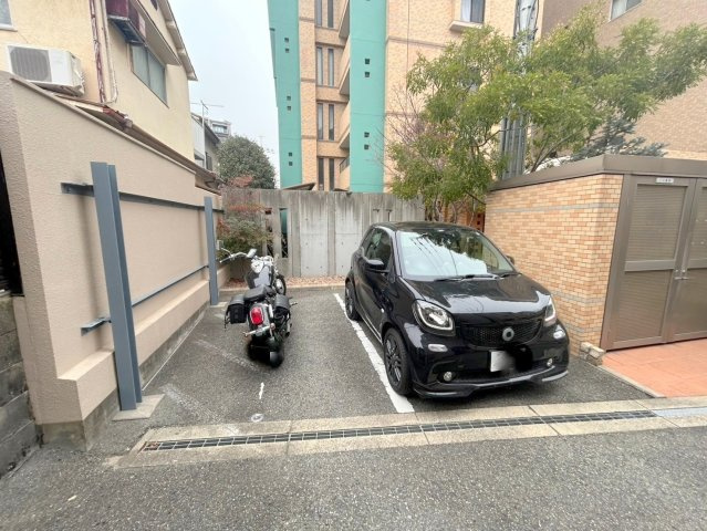 アエラスの駐車場