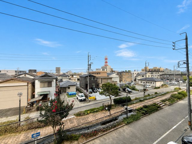 プレミスト佐藤　の展望|部屋のバルコニーからの景色です。朝日が優しむ差し込みますよ♪