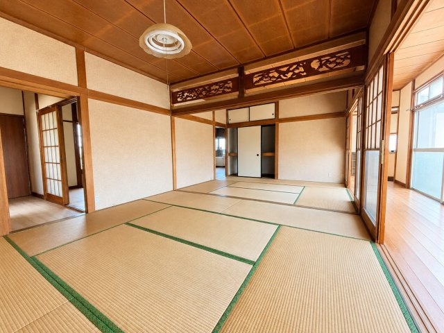 茂原市高師　中古戸建の和室|※画像の一部はAIを用いて加工・編集しています。実際の状況と異なる場合がありますので、ご了承下さい。