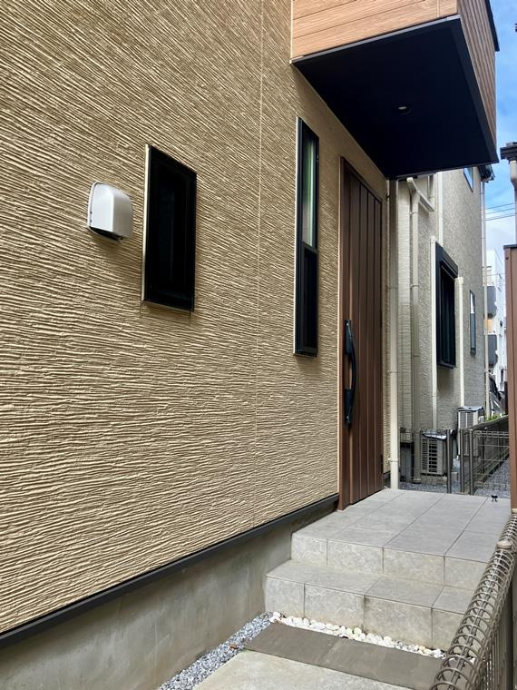東大宮戸建のエントランス