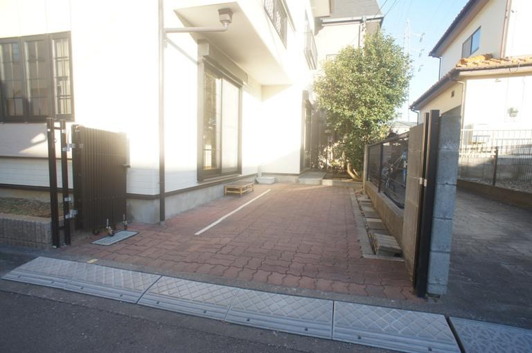 下高井戸戸建の駐車場