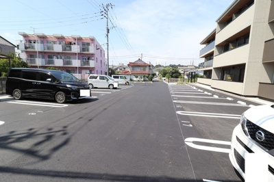 【駐車場】 | グランリュクス上野丘東 | 駐車場