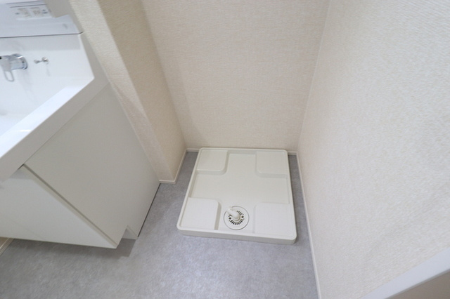 【設備】 | PREMILIFE中春日 | 室内洗濯機置場