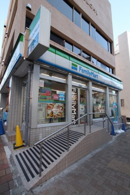 ファミリーマート 神楽坂上店まで10m
