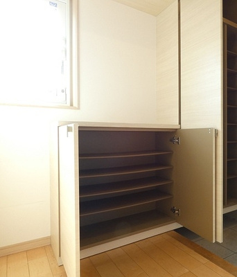 【その他】 | 三鷹市中原２丁目戸建（ウエスト） | 下足入