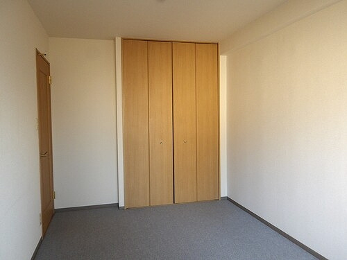 ライオンズマンション千葉グランドタワーのその他|クロゼット（洋室約7.1畳）　※同タイプ別部屋