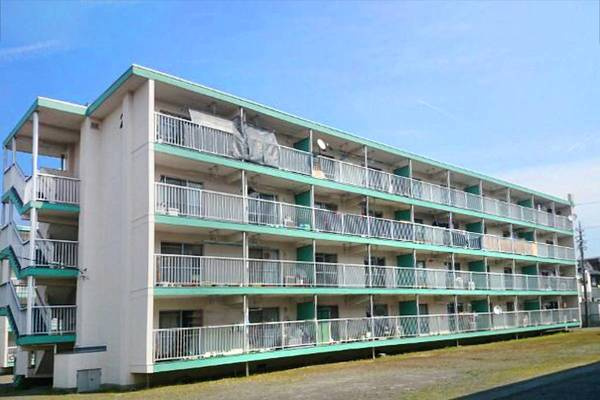 ビレッジハウス東野2号棟の外観