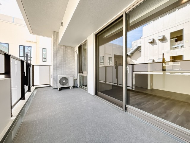 ロイヤルパークス有明のバルコニー|※写真は同タイプ住戸です。