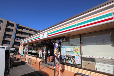 セブンイレブン横浜泉桂坂店まで500ｍ