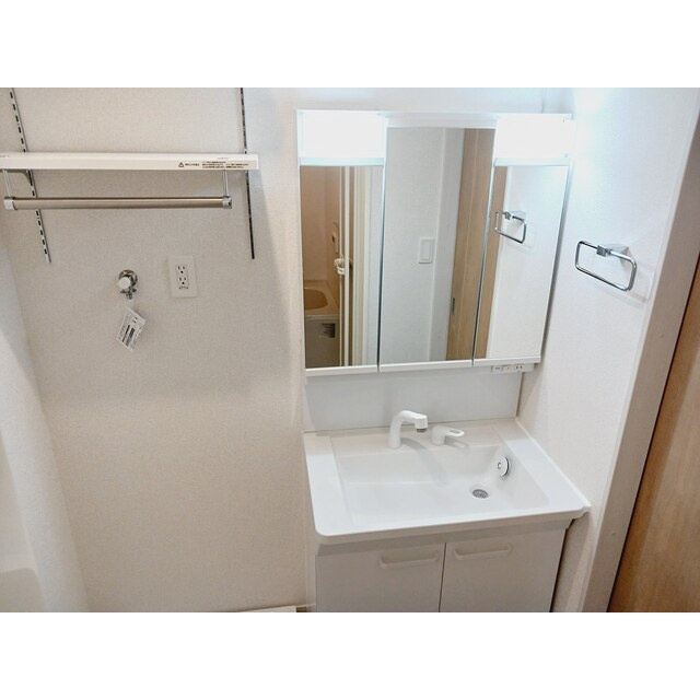 岐阜市蔵前４丁目のアパートの洗面所