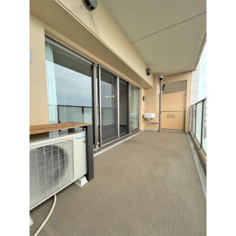 岐阜市蕪城町の賃貸マンションのバルコニー|最上階15階部分・南向き