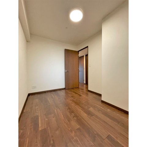 岐阜市蕪城町の賃貸マンションの居間・リビング|南東洋室
