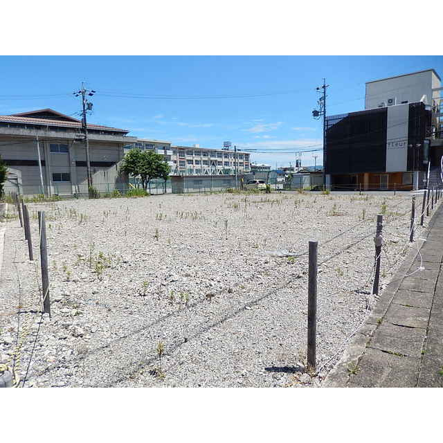 岐阜市鏡島精華１丁目の駐車場の駐車場