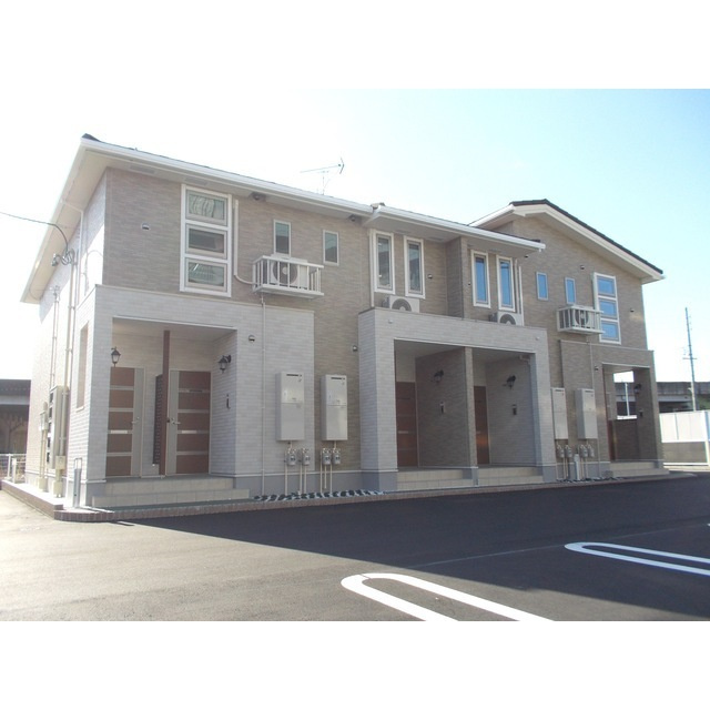 クレセント参番館の外観