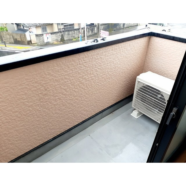 ジュネス一町田のバルコニー